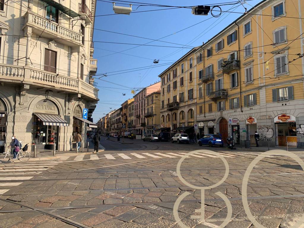 STANZA ARREDATA MM PORTA GENOVA