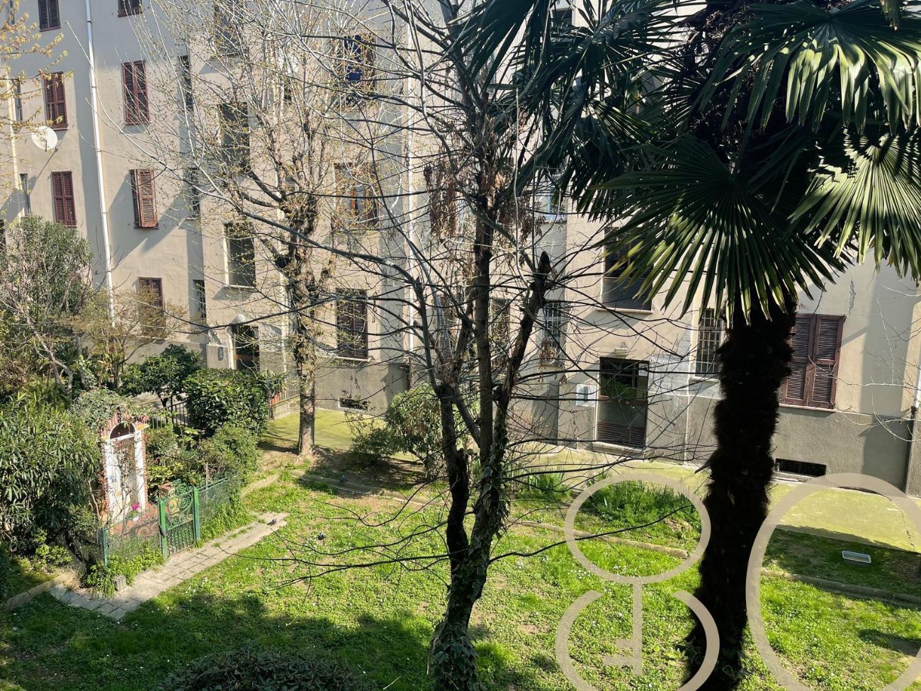TRILOCALE CON BALCONE E AMPIA CANTINA DI PERTINENZA
