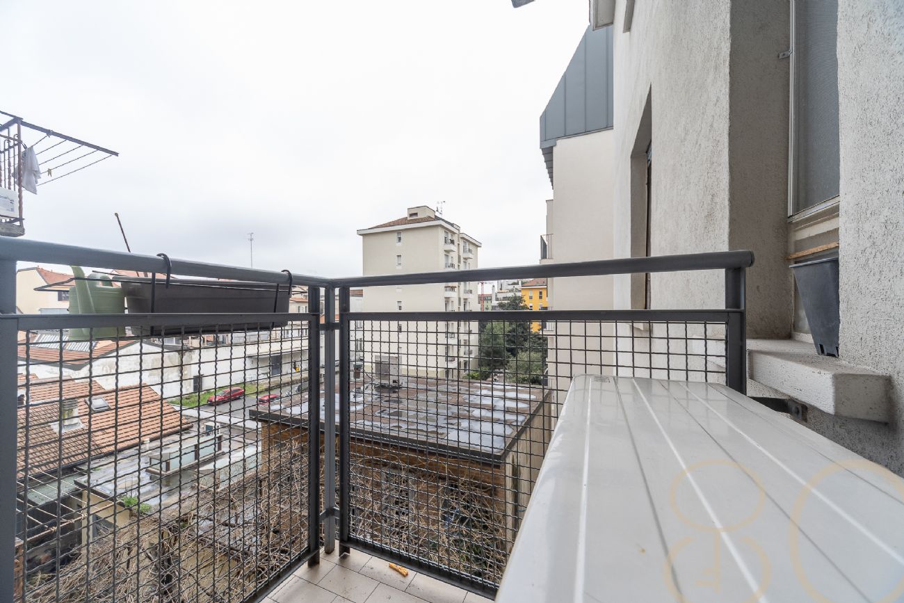TRILOCALE PIANO ALTO CON DOPPIO BALCONE