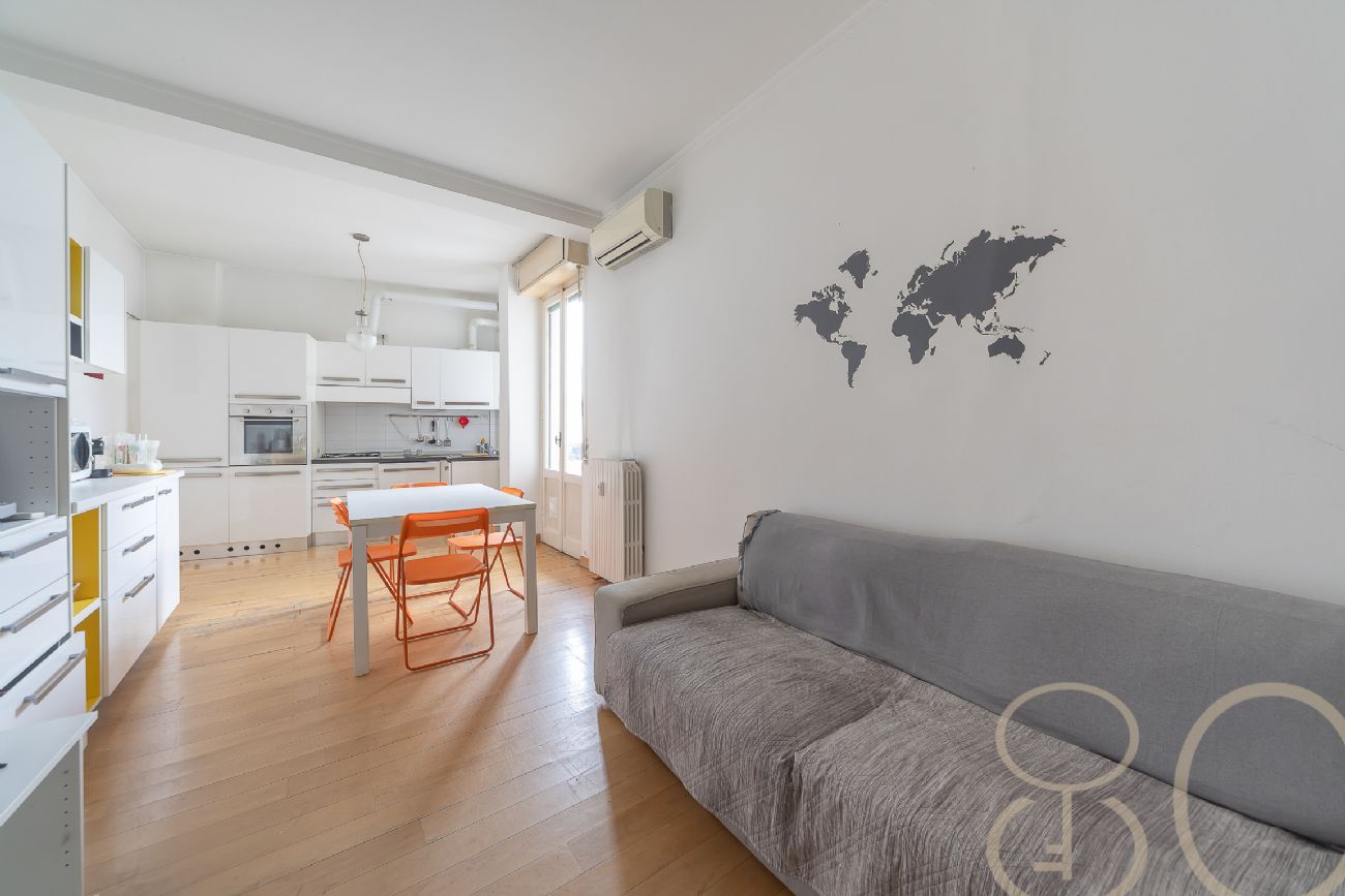 TRILOCALE PIANO ALTO CON DOPPIO BALCONE