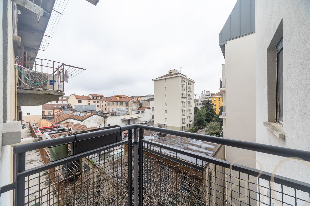 TRILOCALE PIANO ALTO CON DOPPIO BALCONE