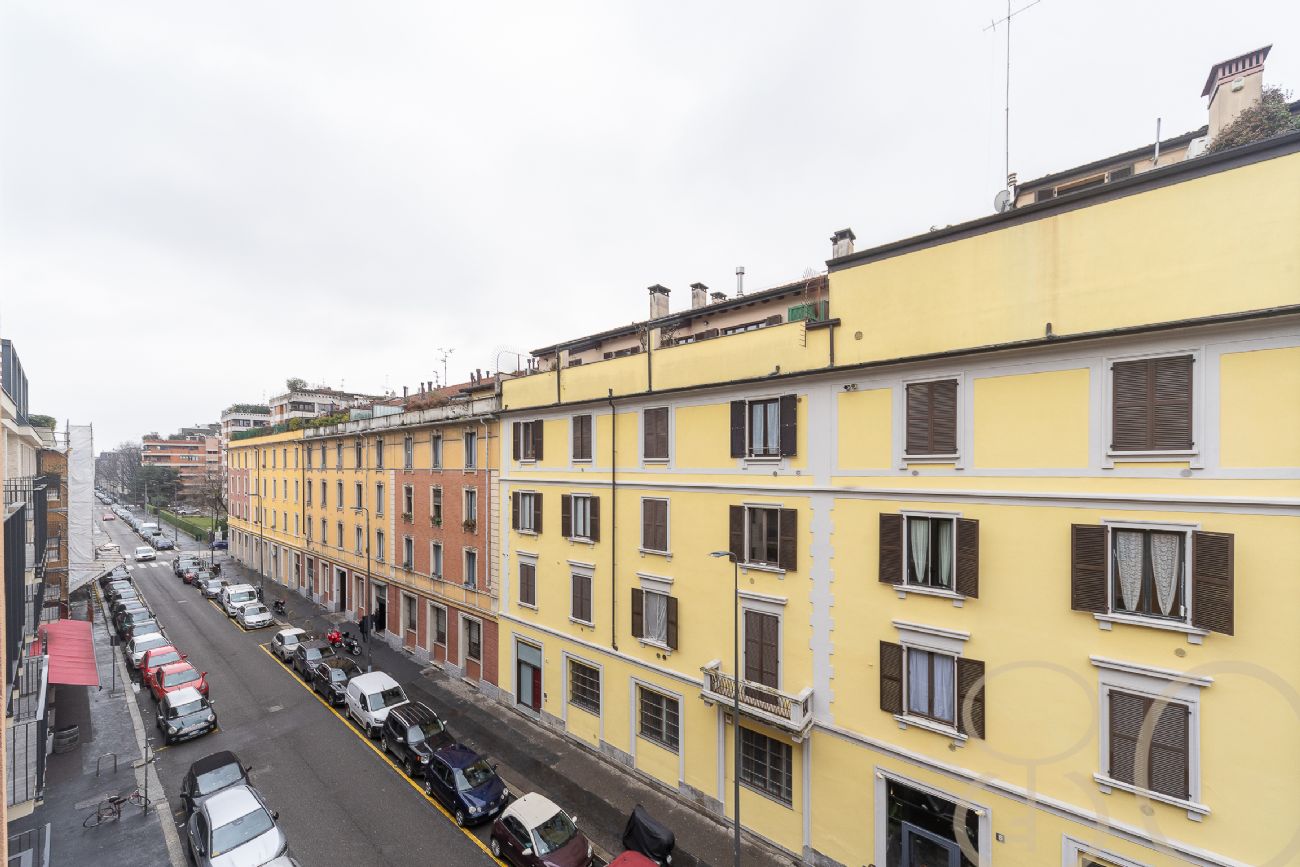 TRILOCALE PIANO ALTO CON DOPPIO BALCONE