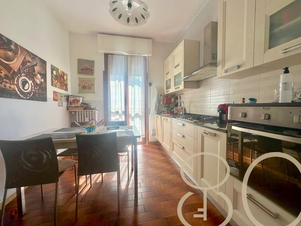 TRILOCALE DOPPIO BALCONE E POSTO AUTO