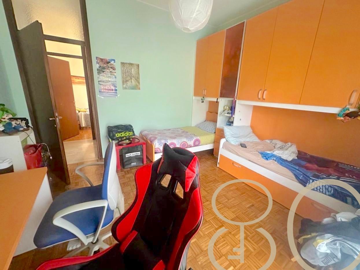 TRILOCALE DOPPIO BALCONE E POSTO AUTO