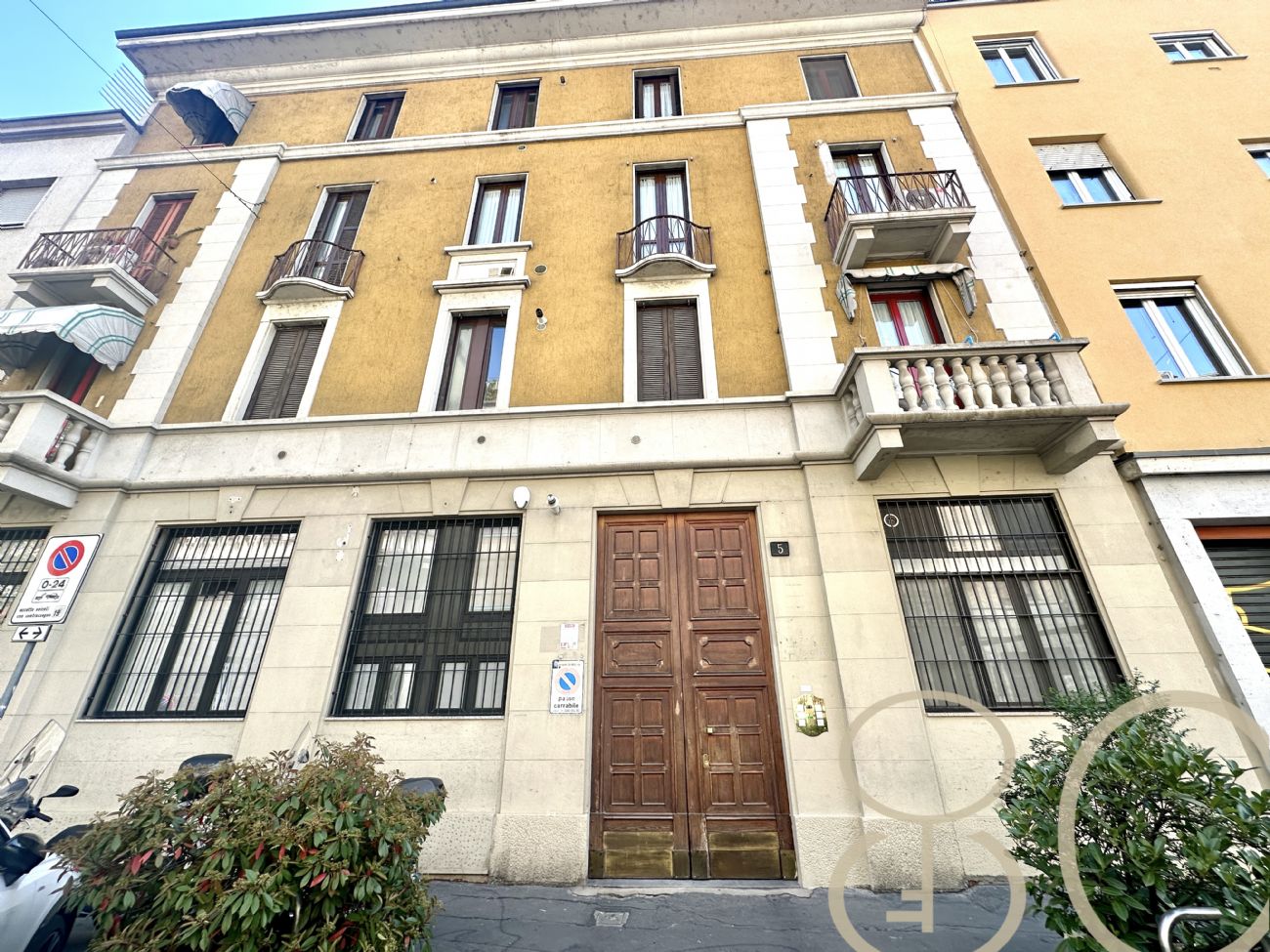 MONOLOCALE BRIOSCHI