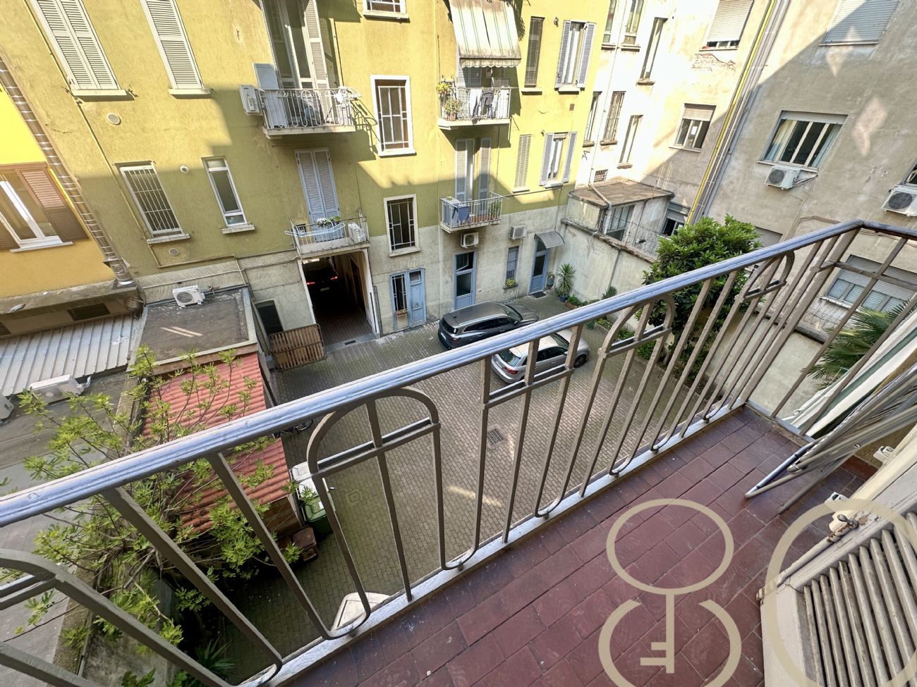 MONOLOCALE BRIOSCHI