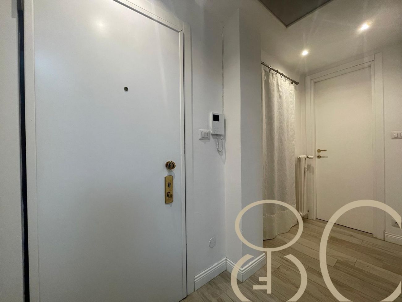 BILOCALE RISTRUTTURATO CON BALCONE
