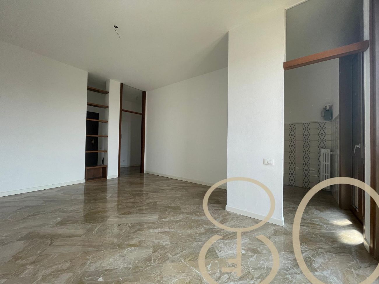 BILOCALE CON BALCONE