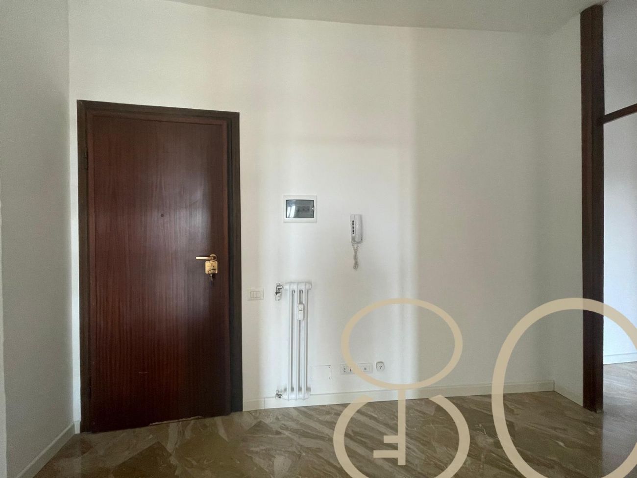 BILOCALE CON BALCONE