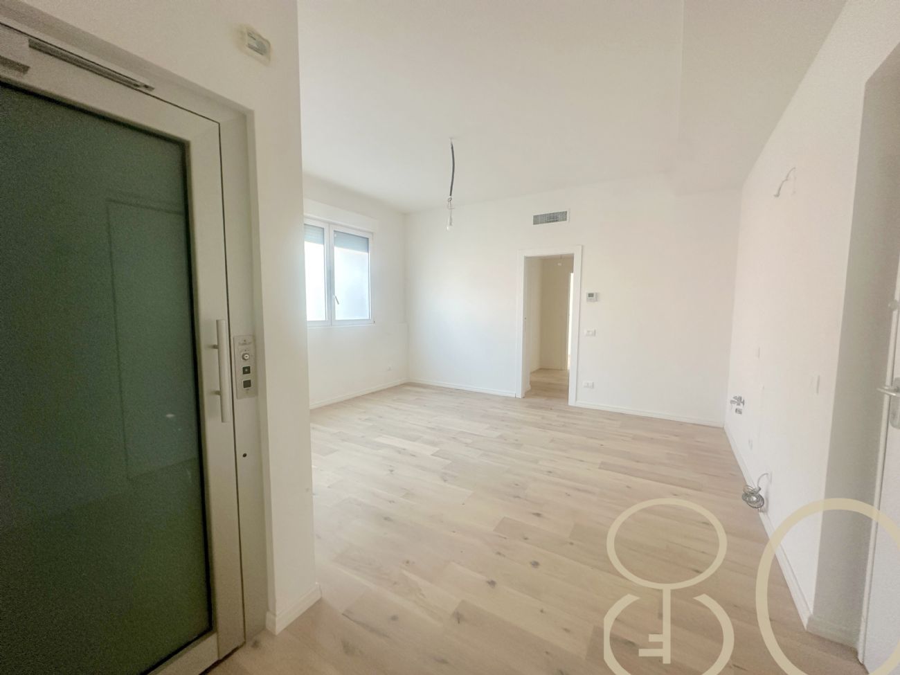 TRILOCALE CON TAVERNA