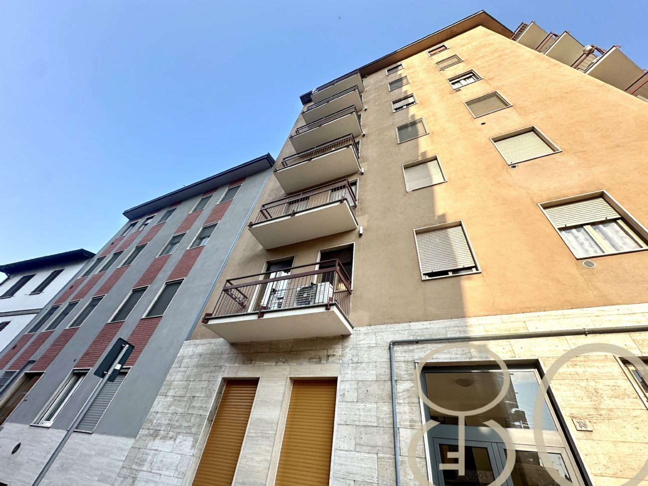 BILOCALE CON TAVERNA