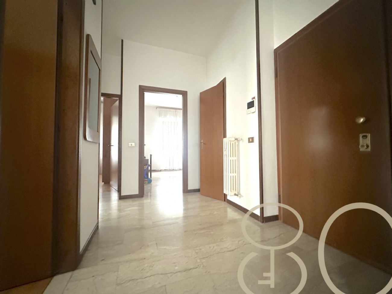 TRILOCALE CON DOPPIO BALCONE