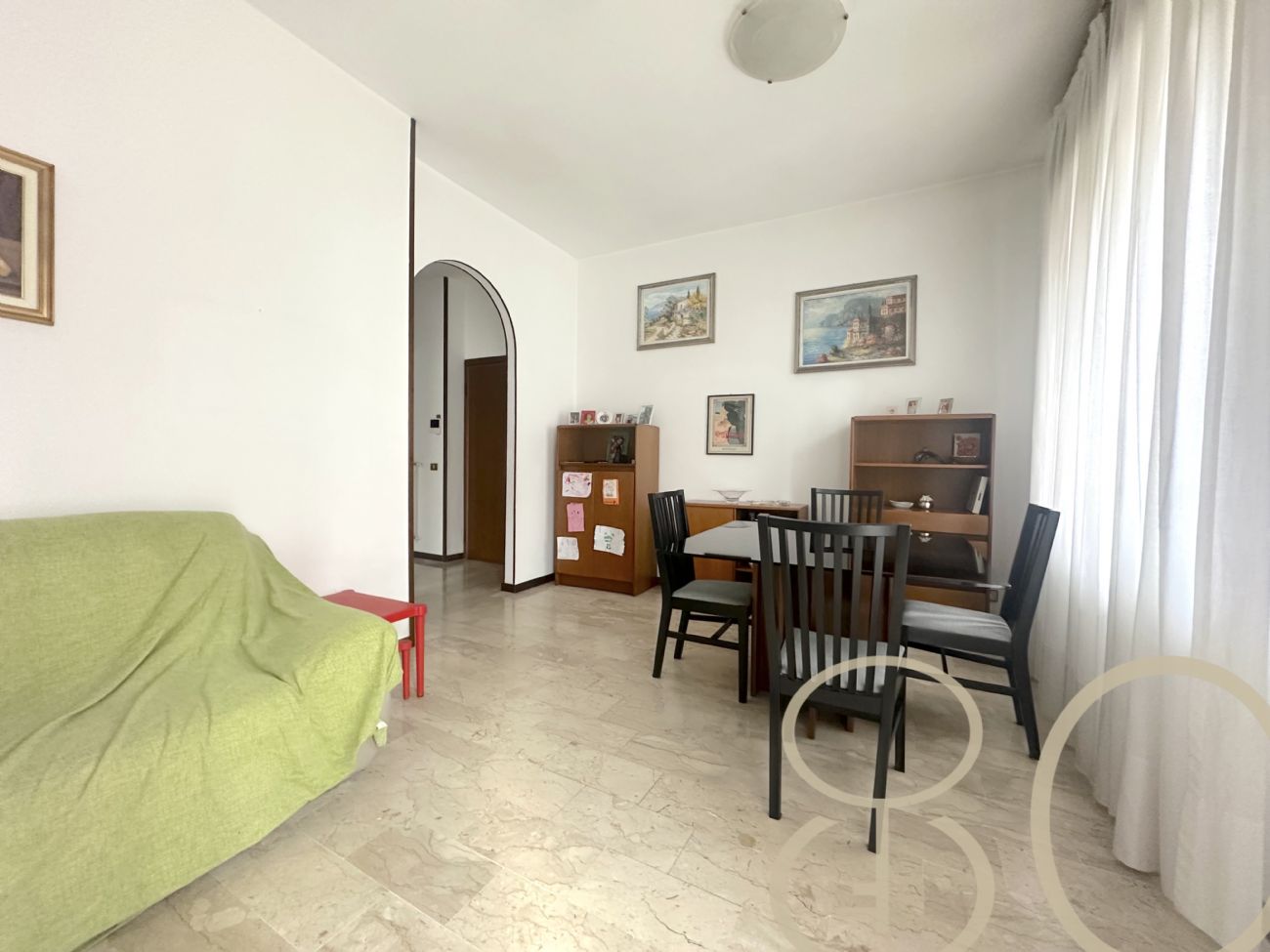TRILOCALE CON DOPPIO BALCONE