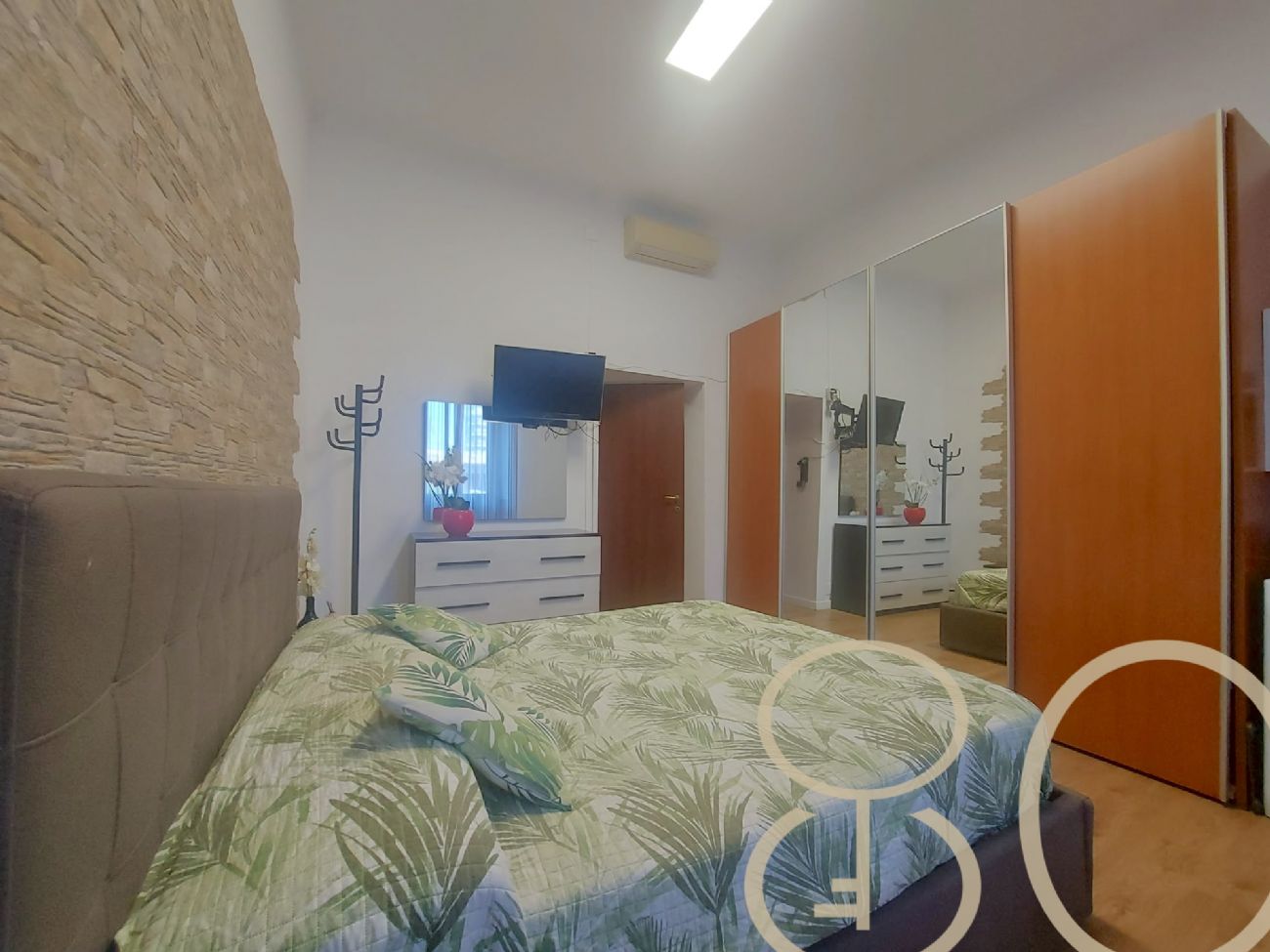 BILOCALE PIAZZALE CARRARA