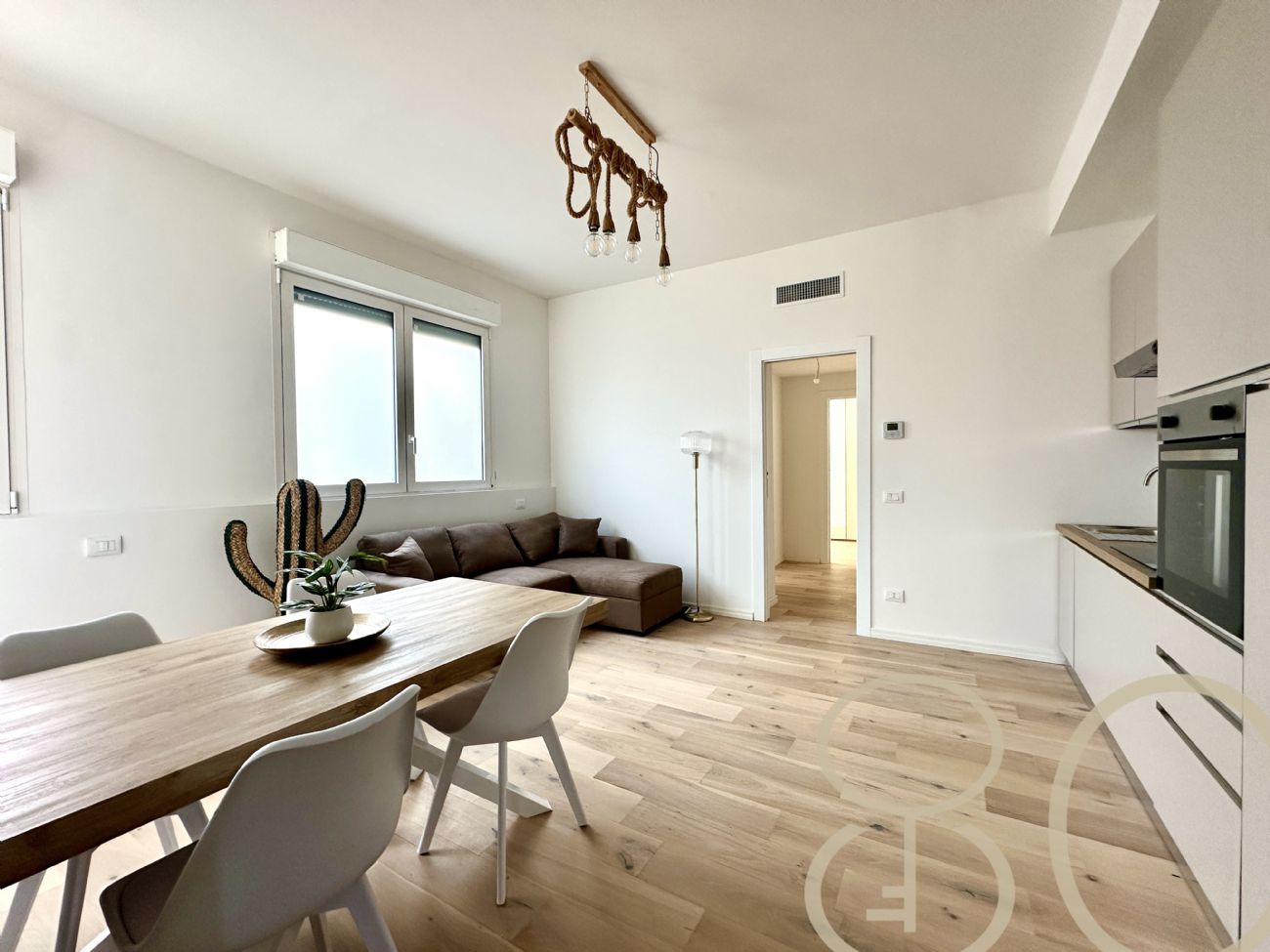 TRILOCALE CON TAVERNA