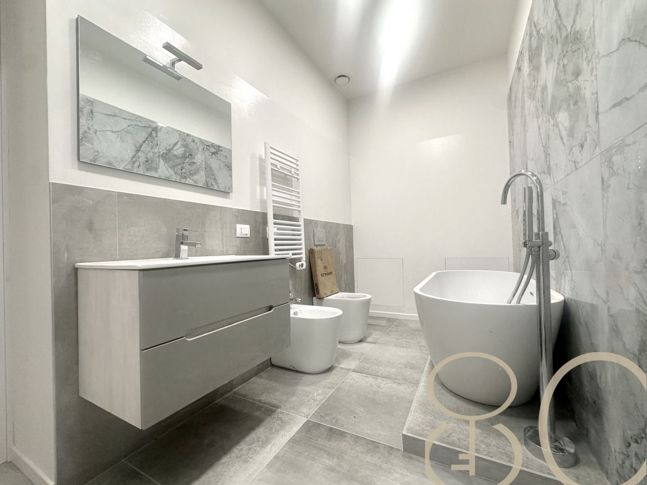 TRILOCALE CON TAVERNA