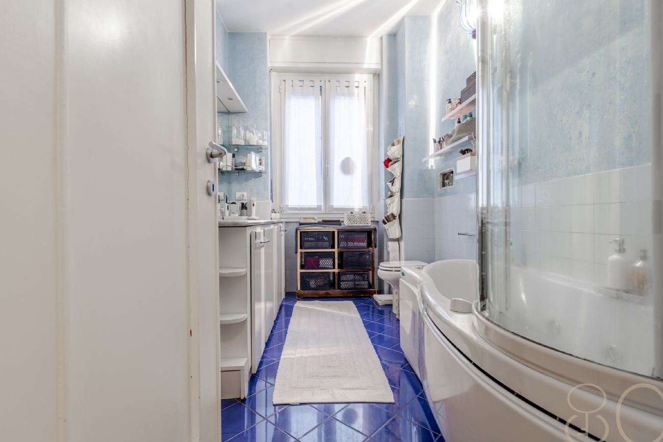 PLURILOCALE CON POSTO AUTO