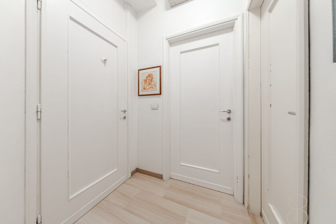 PLURILOCALE CON POSTO AUTO