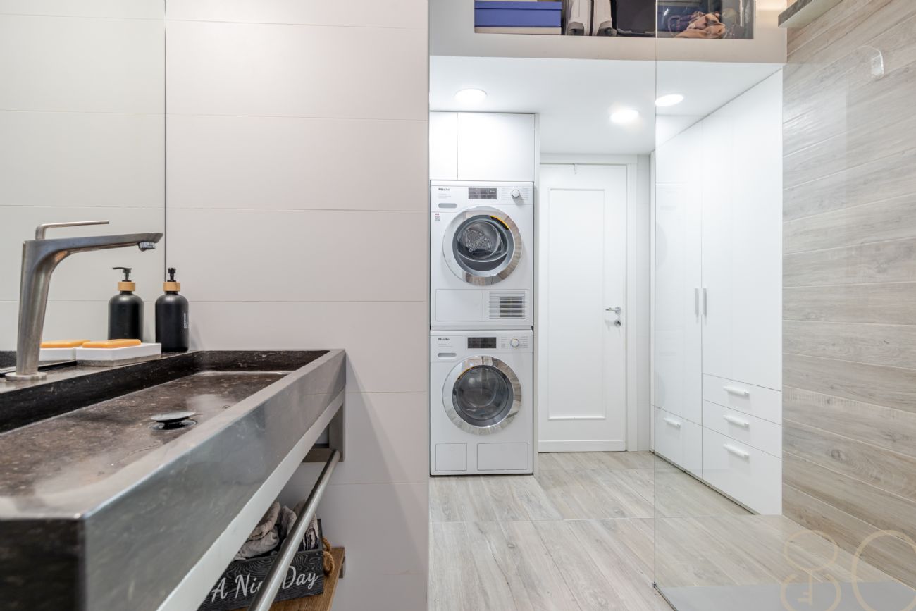 PLURILOCALE CON POSTO AUTO