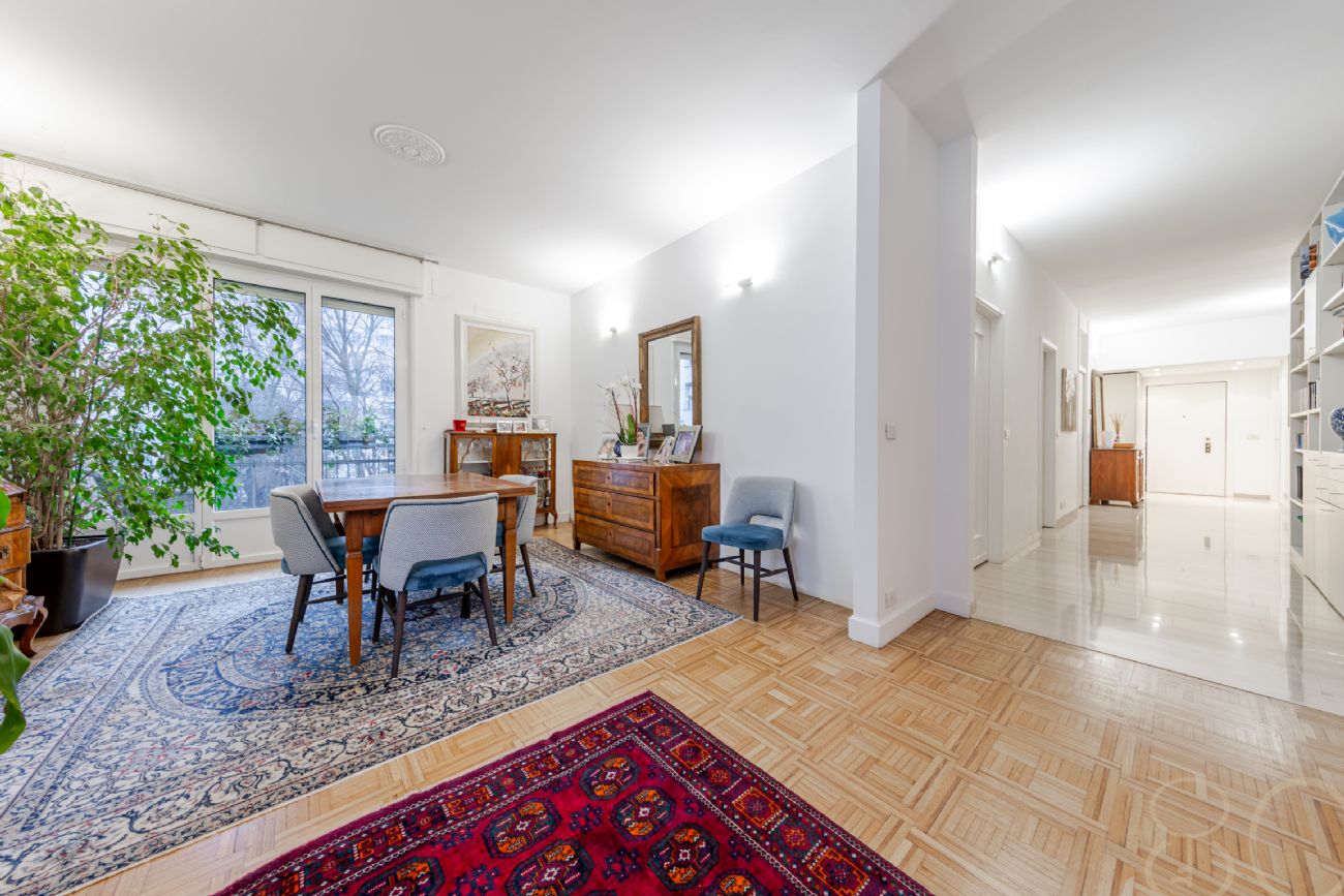 PLURILOCALE CON POSTO AUTO