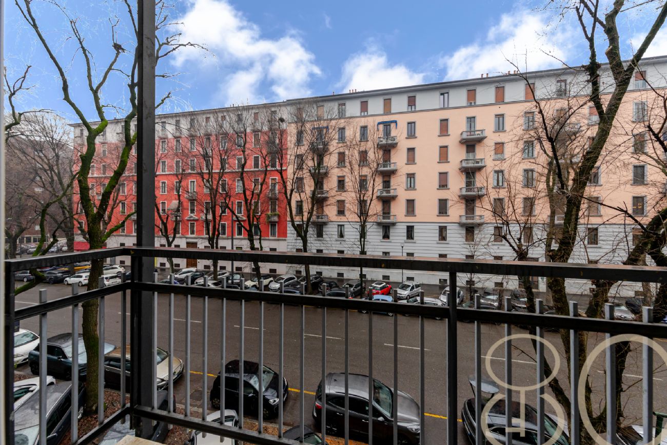 PLURILOCALE CON POSTO AUTO