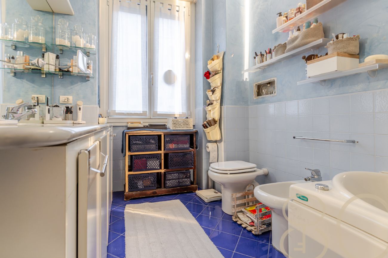 PLURILOCALE CON POSTO AUTO