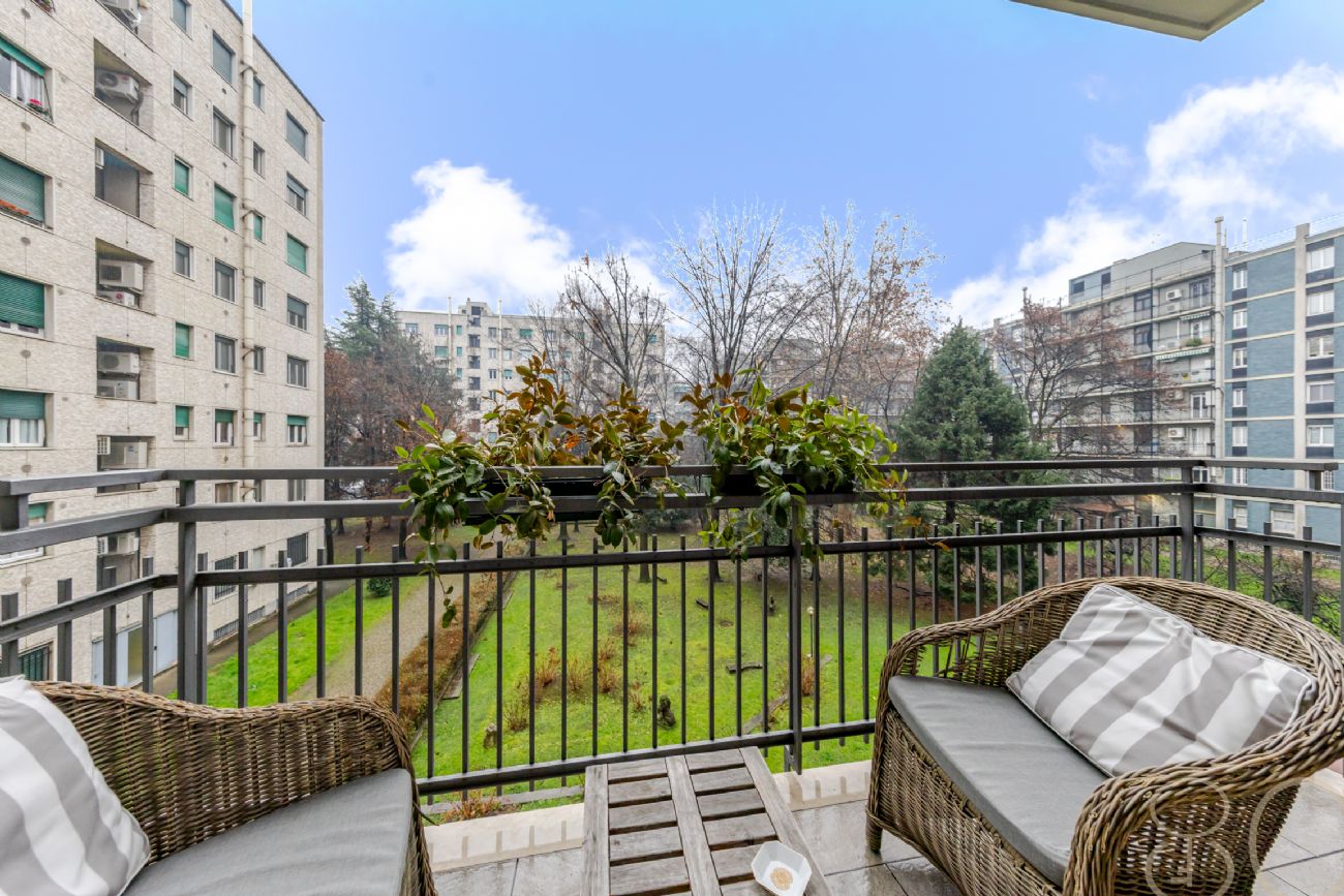 PLURILOCALE CON POSTO AUTO