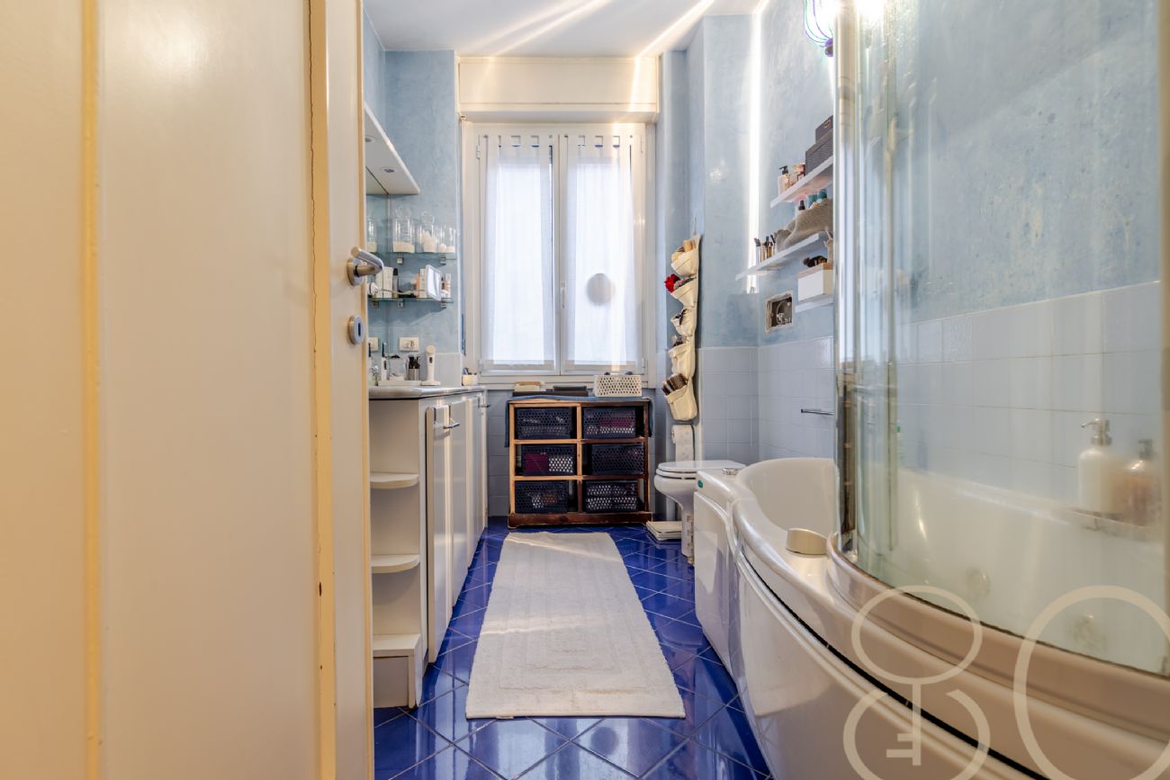 PLURILOCALE CON POSTO AUTO