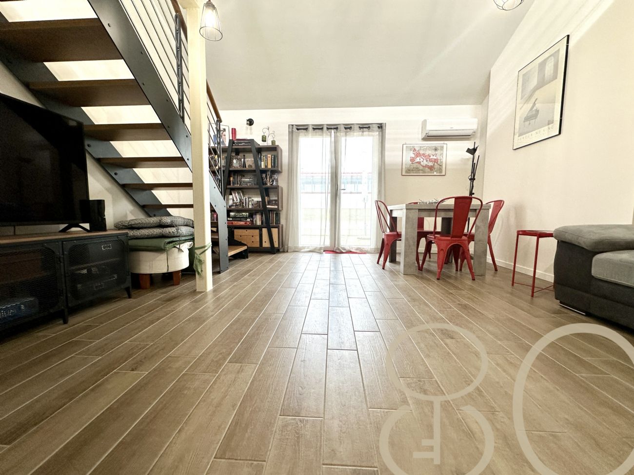 BILOCALE CON TERRAZZO