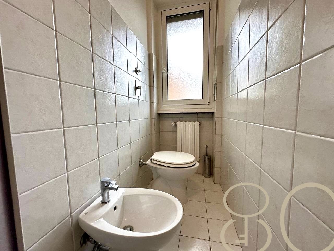 MONOLOCALE CON BALCONE