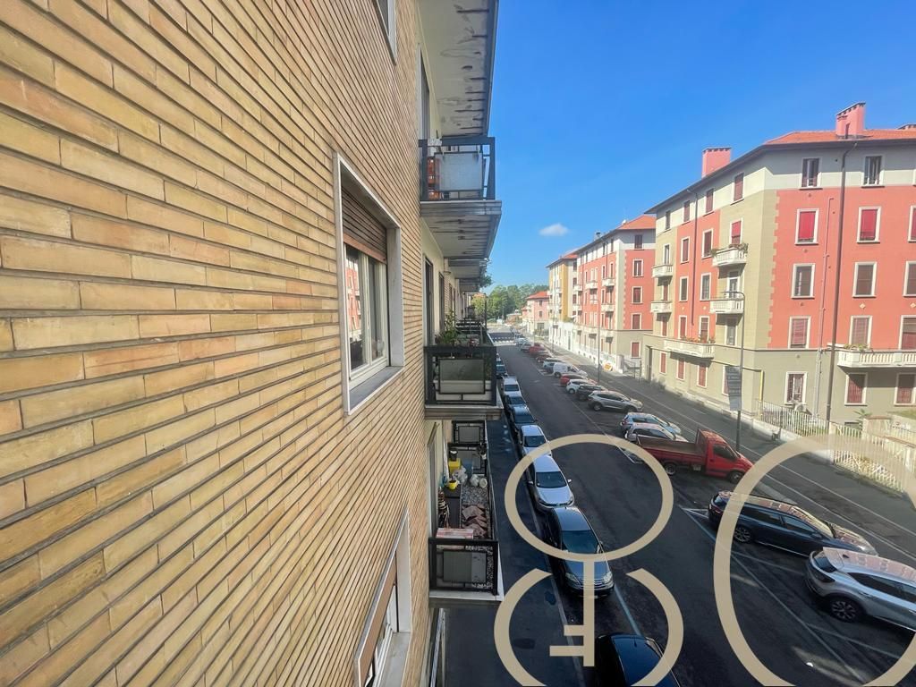 BILOCALE RISTRUTTURATO CON BALCONE