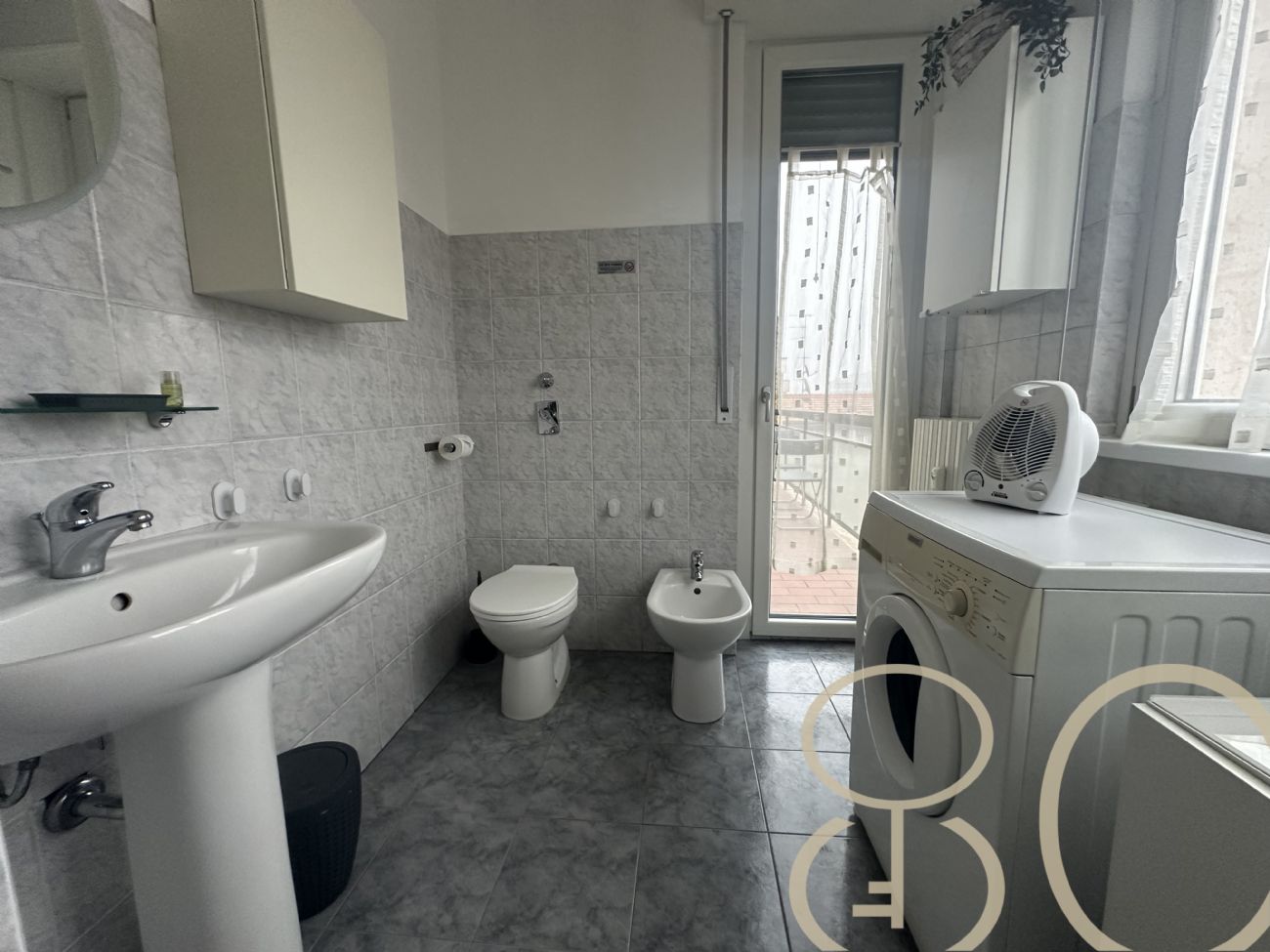 BILOCALE RISTRUTTURATO CON BALCONE