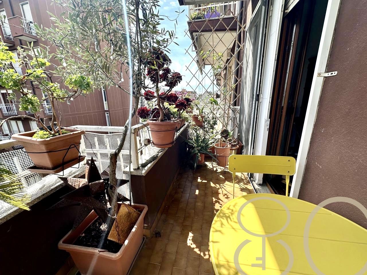 TRILOCALE CON PISCINA CONDOMINIALE