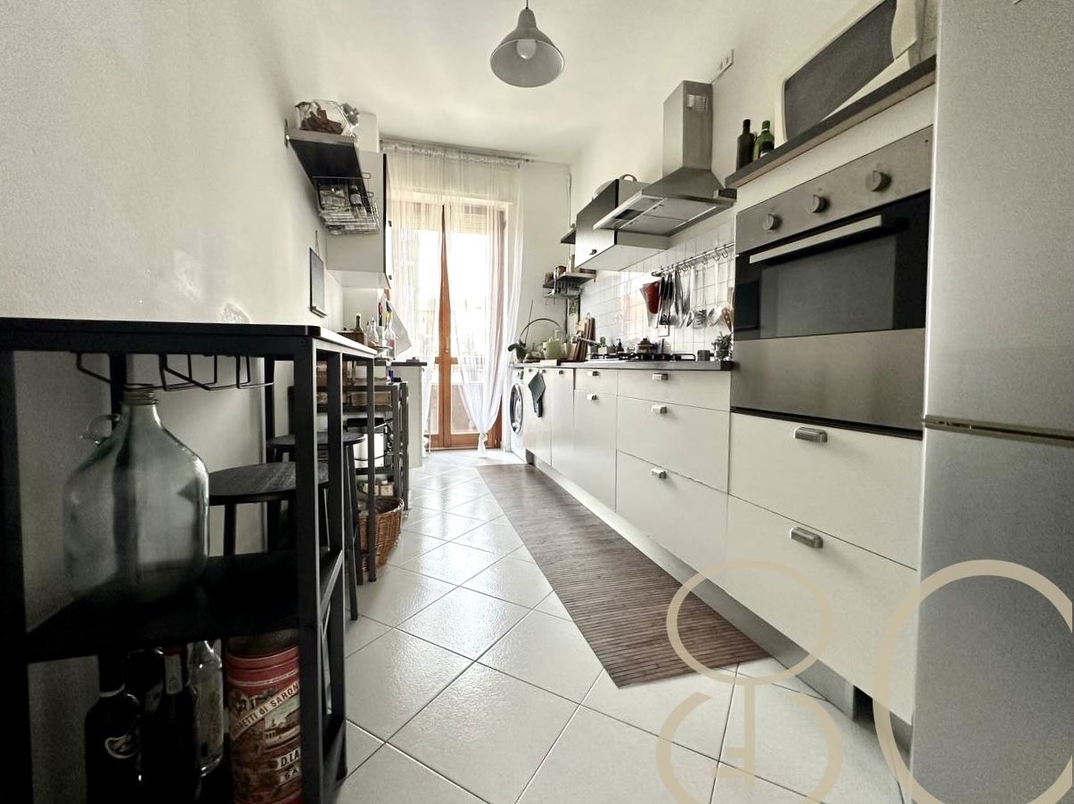 TRILOCALE CON PISCINA CONDOMINIALE