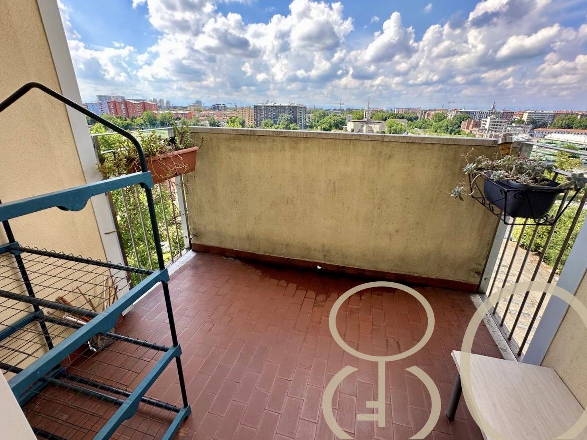 ULTIMO PIANO CON VISTA PANORAMICA E DOPPI BALCONI