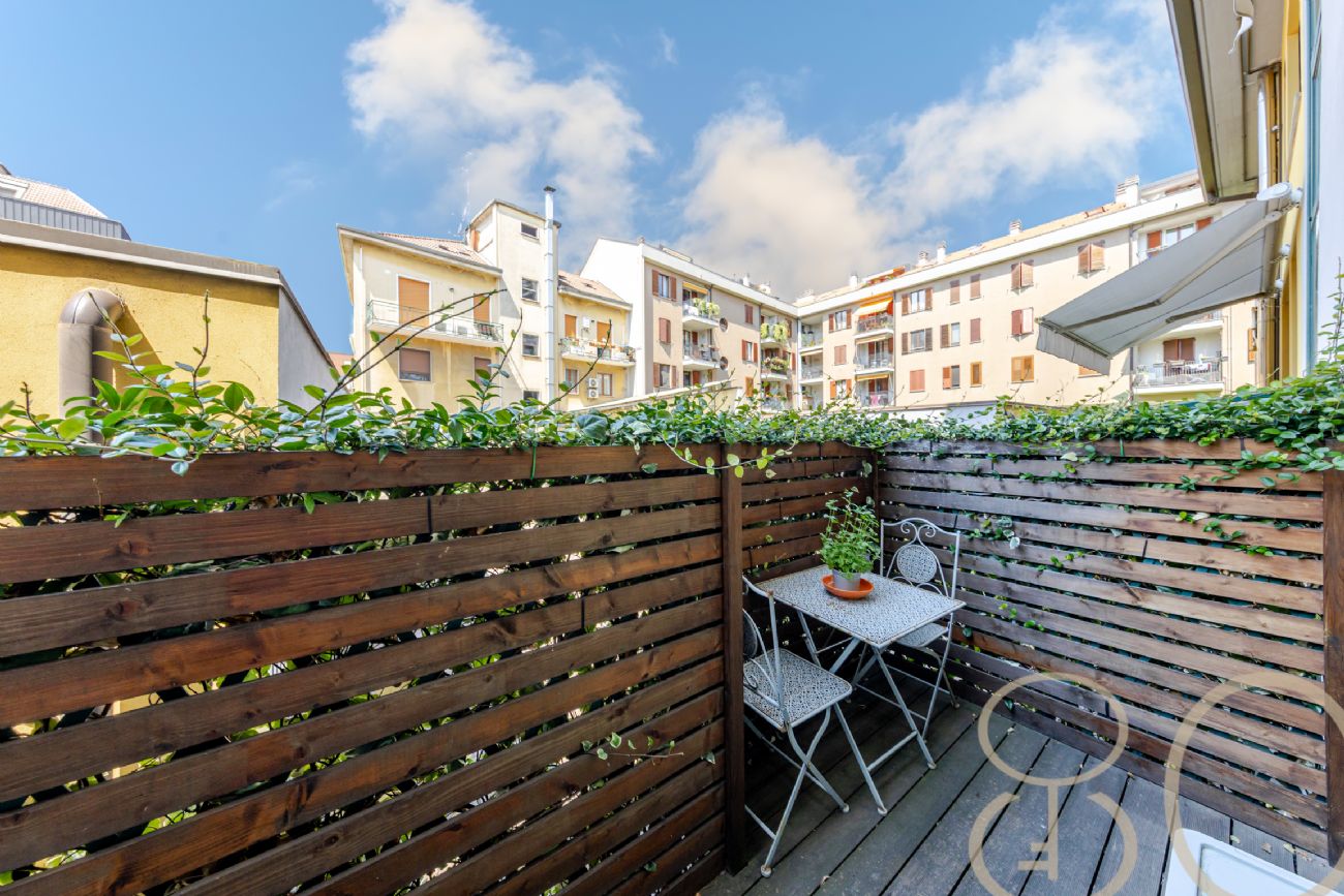 RECENTE COSTRUZIONE CON TERRAZZINO E TAVERNA