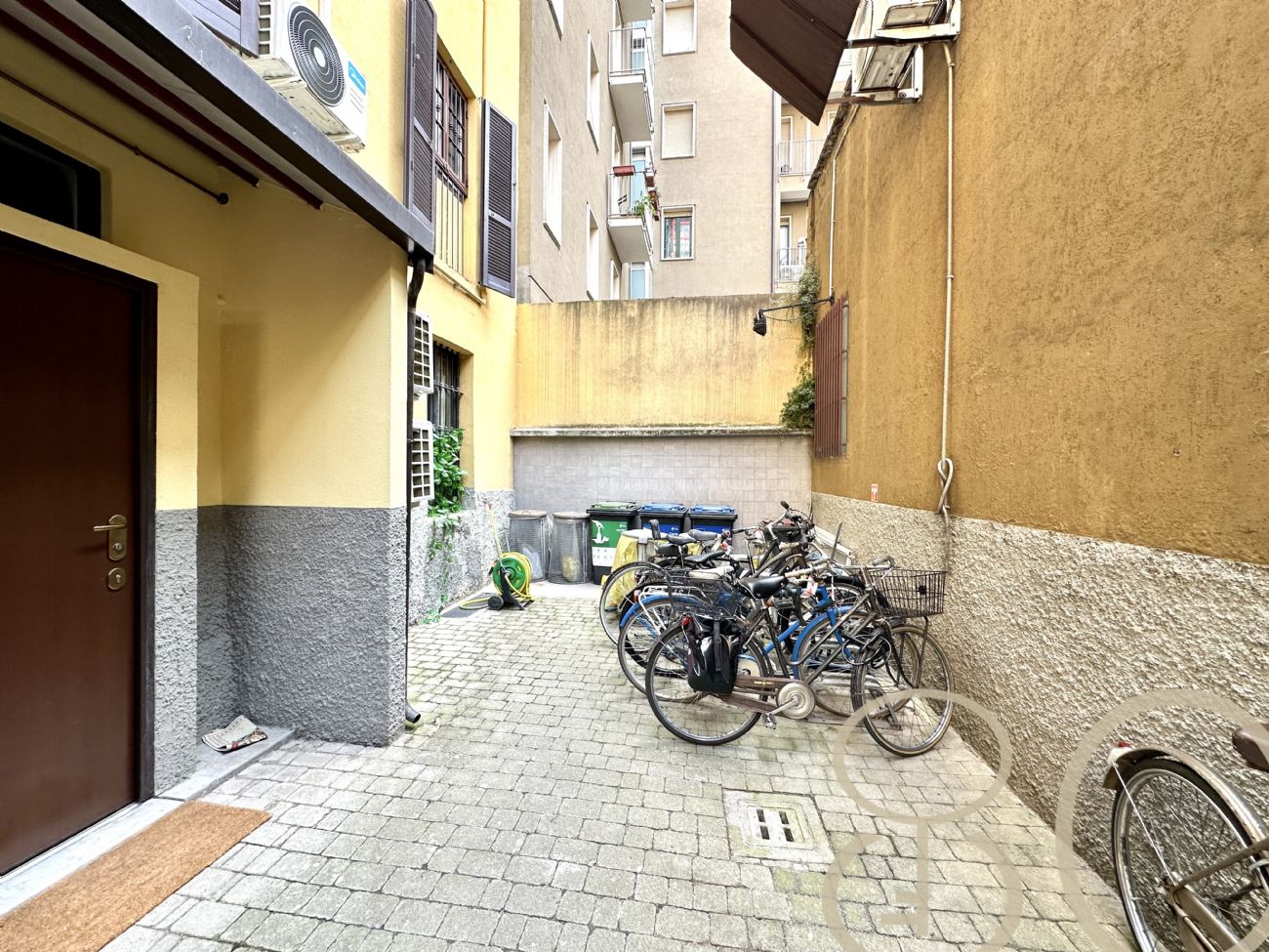 MONOLOCALE DARSENA
